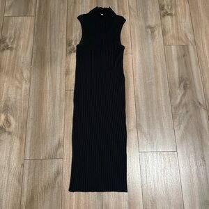 Wilfred Aritzia size Medium knit midi dress